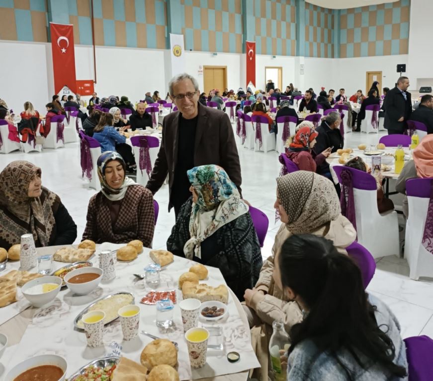 Belediye personeli iftar