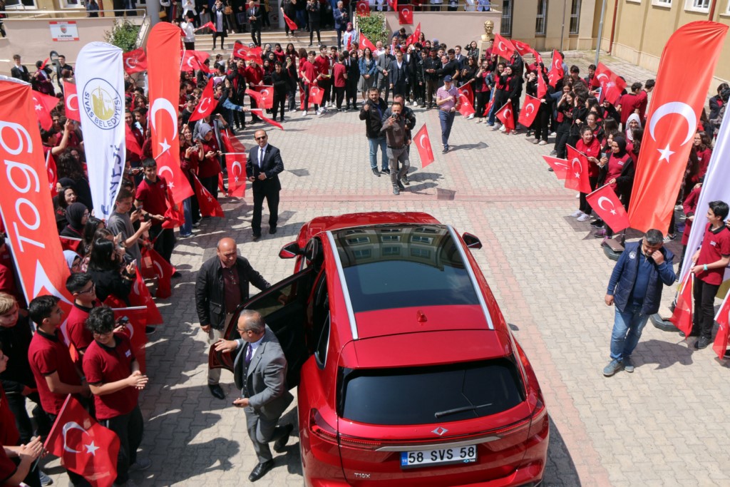 Türkiye’nin Yerli Otomobili Togg, öğrencilere Tanıtıldı