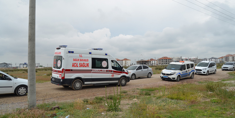 Evde alıkonulduğu ileri sürülen genç kız, itfaiye ekiplerince kurtarıldı